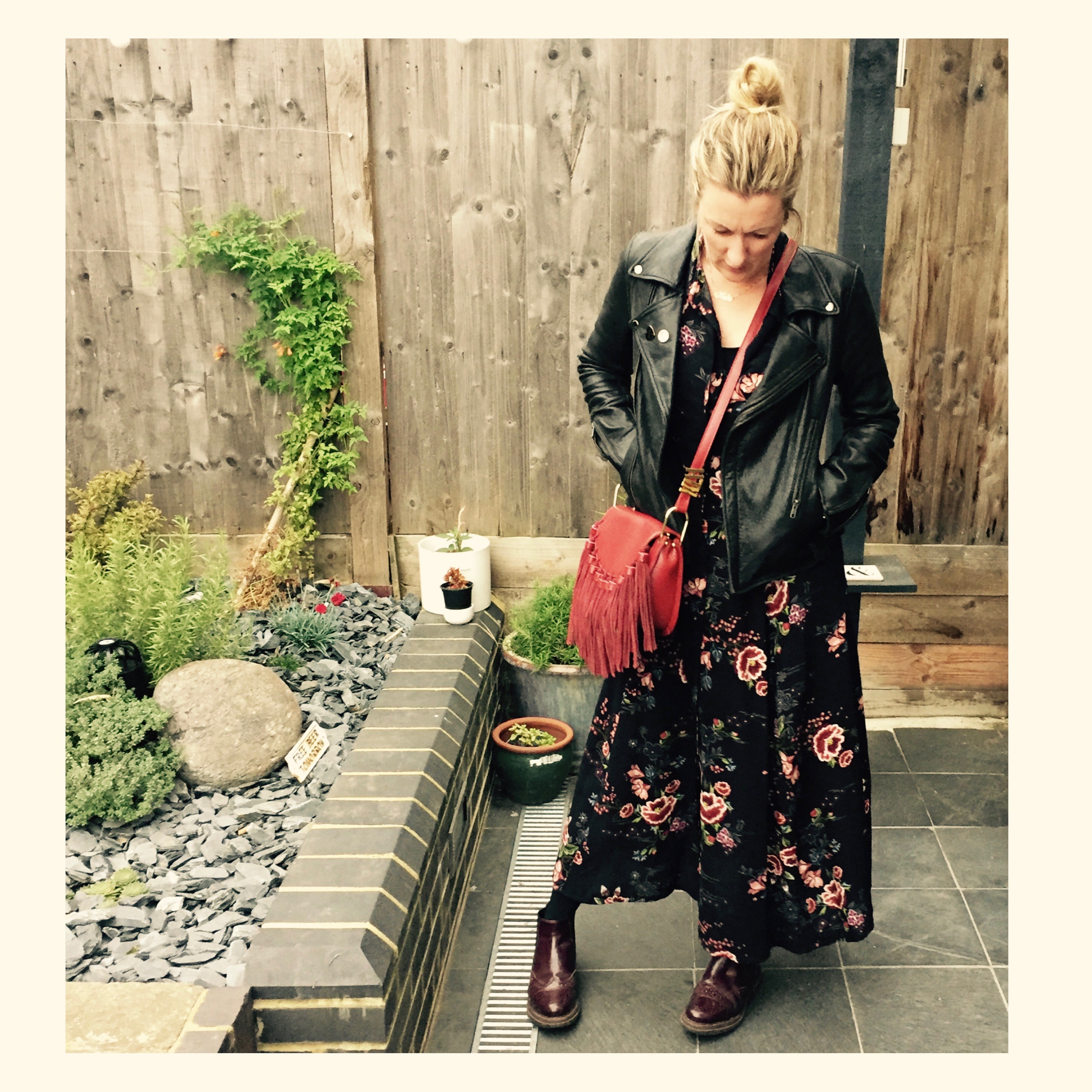 long-floral-dress-fringe-handbag-chelsea-boots